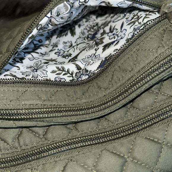 Vera Bradley *NWT* Women's Quilted Cotton Sling Backpack in Climbing Ivy Green - Picture 13 of 14